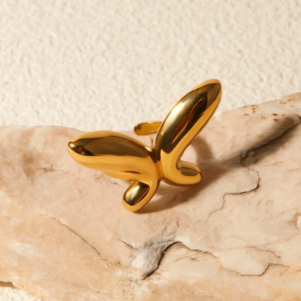 Elegant 18K gold butterfly ring - Love Salve